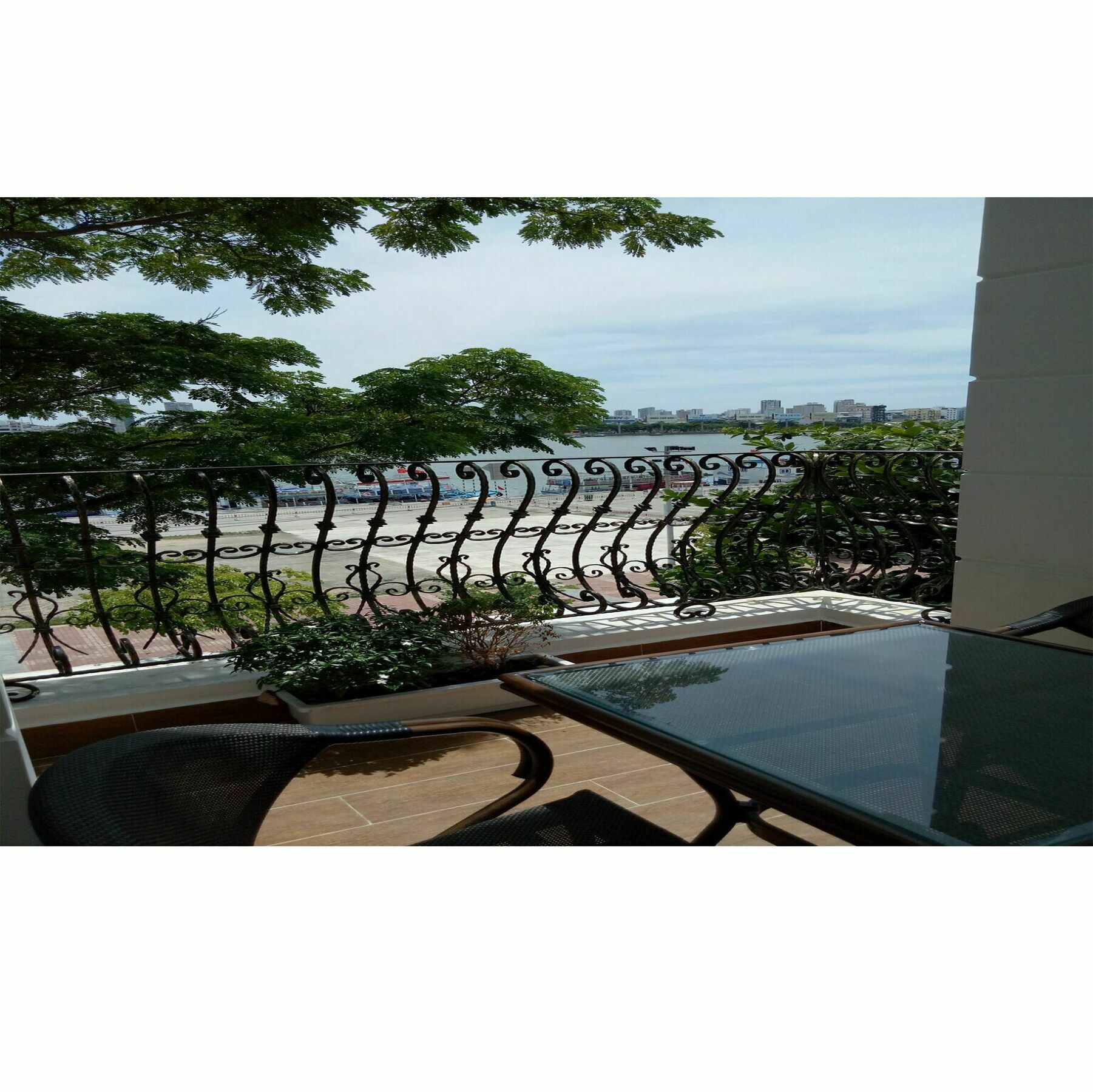 Di Lusso Boutique Hotel Riverside Danang Bagian luar foto